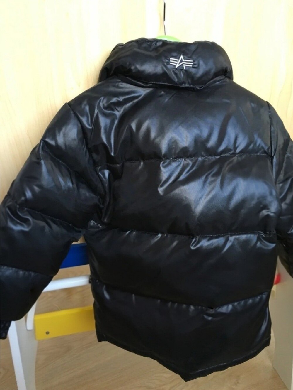 ALPHA IND. Black Kid's Puffer Jacket with Hood And Embroidered Logo - Picture 4 of 16